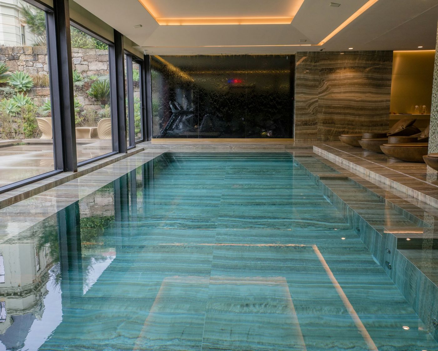 Indoor seawater spa pool